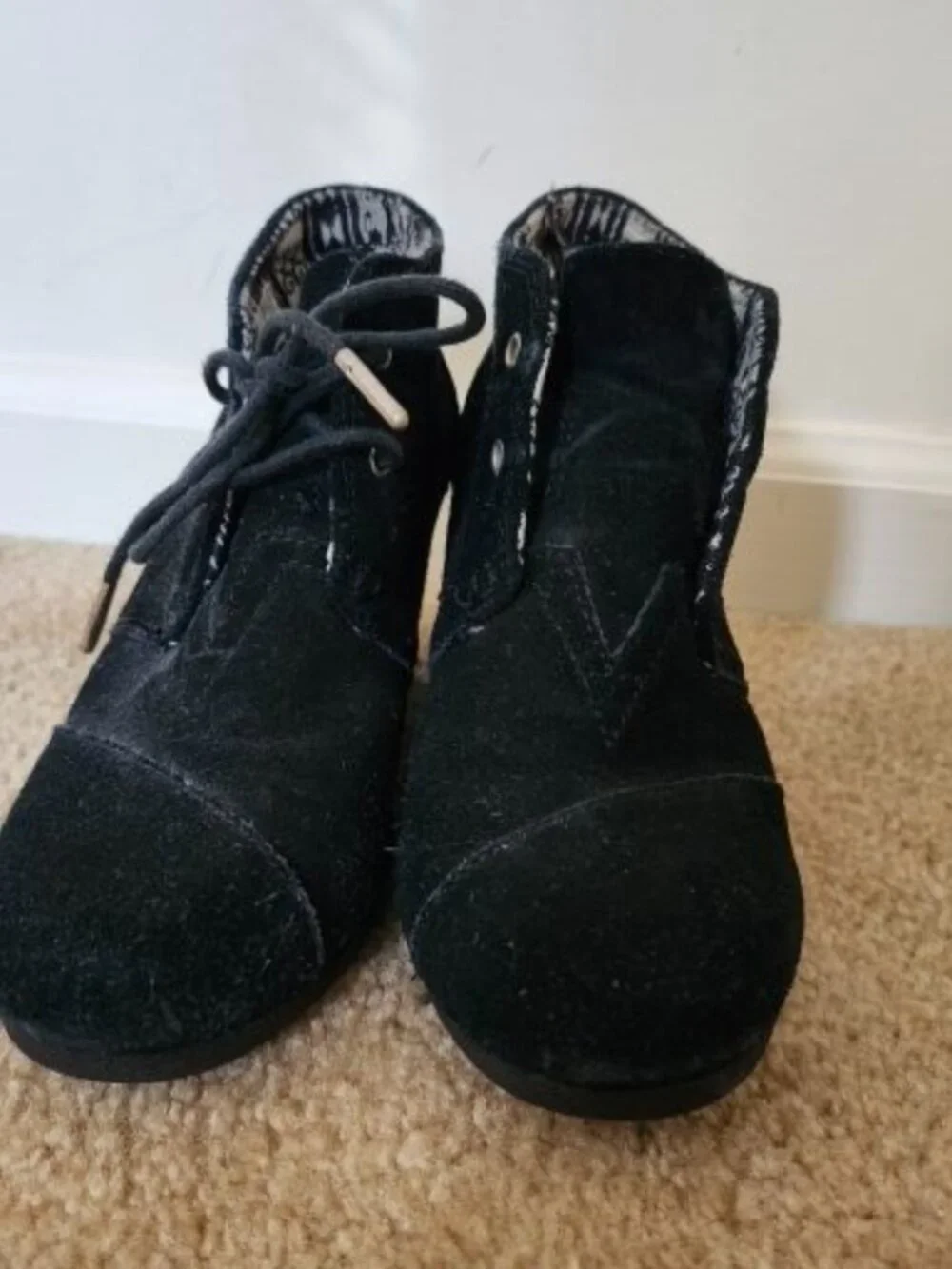 Toms Boots Womens 6.5 Desert Wedge Heels Ankle Booties 380515 Black Suede Tie